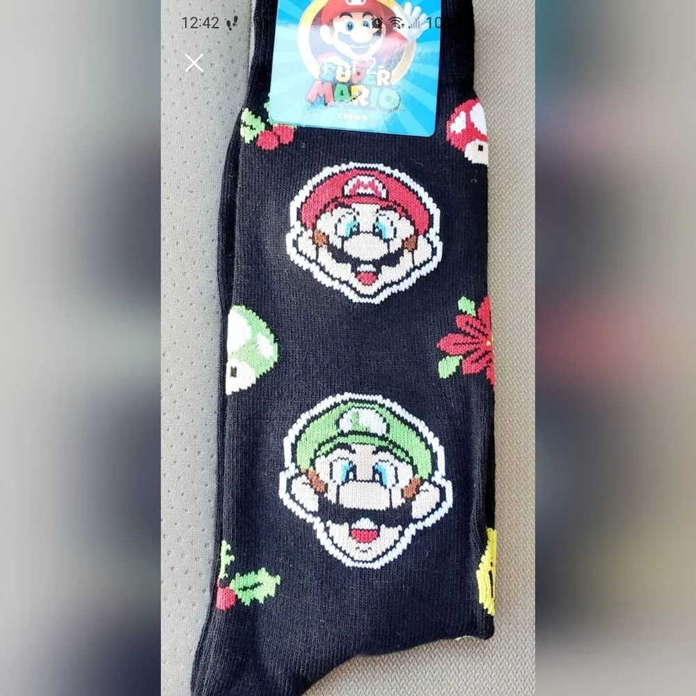 Super Mario Brothers Christmas Crew Socks 1‎ Pair New